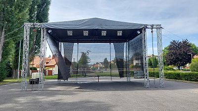 Ground support stage roofing system 8x6m