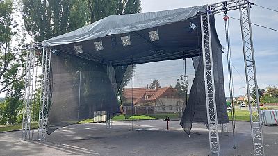 Ground support stage roofing system 8x6m